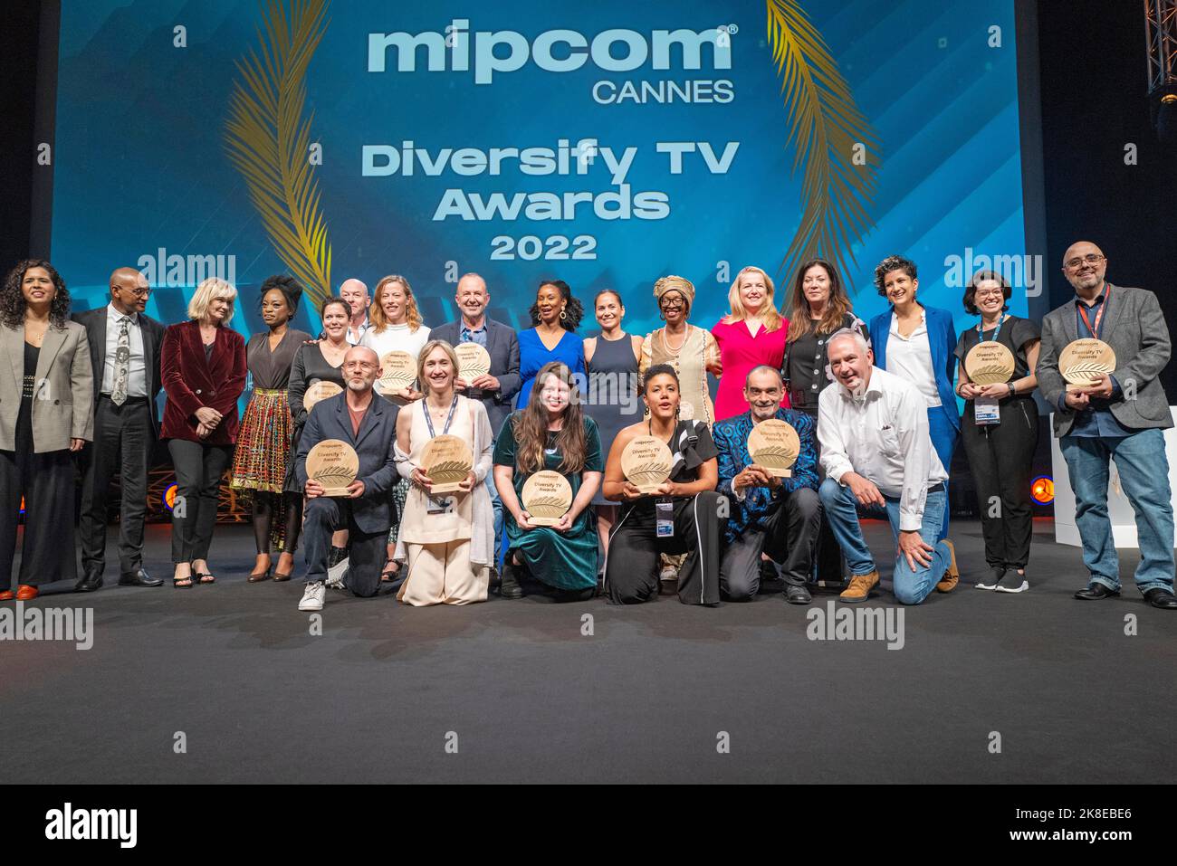 Cannes, Frankreich, Oktober 19 2022, Diversify TV Award Gewinner auf der MIPCOM 2022 - The World’s Entertainment Content Market © Ifnm Press Stockfoto
