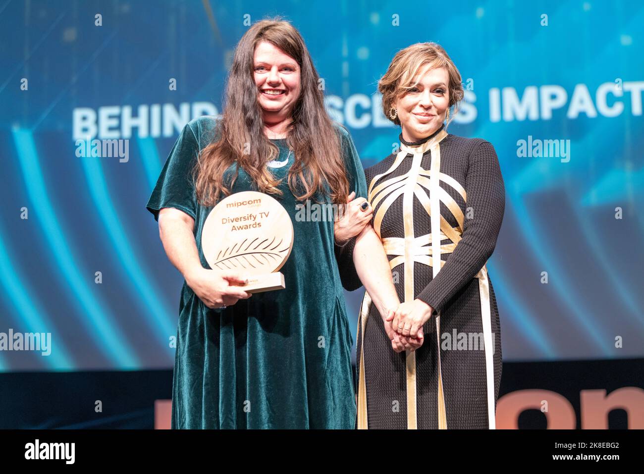 Cannes, Frankreich, 19 2022. Oktober, diversify TV Awards winners at the MIPCOM 2022 - The World’s Entertainment Content Market © Ifnm Press Stockfoto