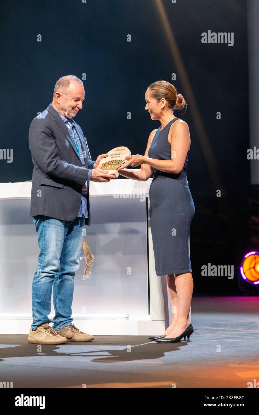 Cannes, Frankreich, 19 2022. Oktober, diversify TV Awards winners at the MIPCOM 2022 - The World’s Entertainment Content Market © Ifnm Press Stockfoto