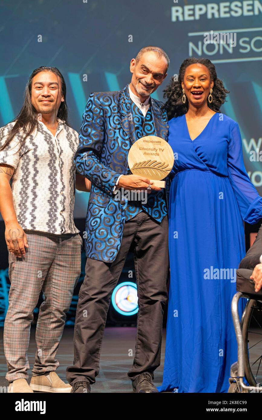 Cannes, Frankreich, Oktober 19 2022, 'L.A. (A Queer History)“, diversify TV Awards-Gewinner und Nadine Thornhill Diversify TV Award-Moderatorin auf der MIPCOM 2022 - The World’s Entertainment Content Market © Ifnm Press Stockfoto