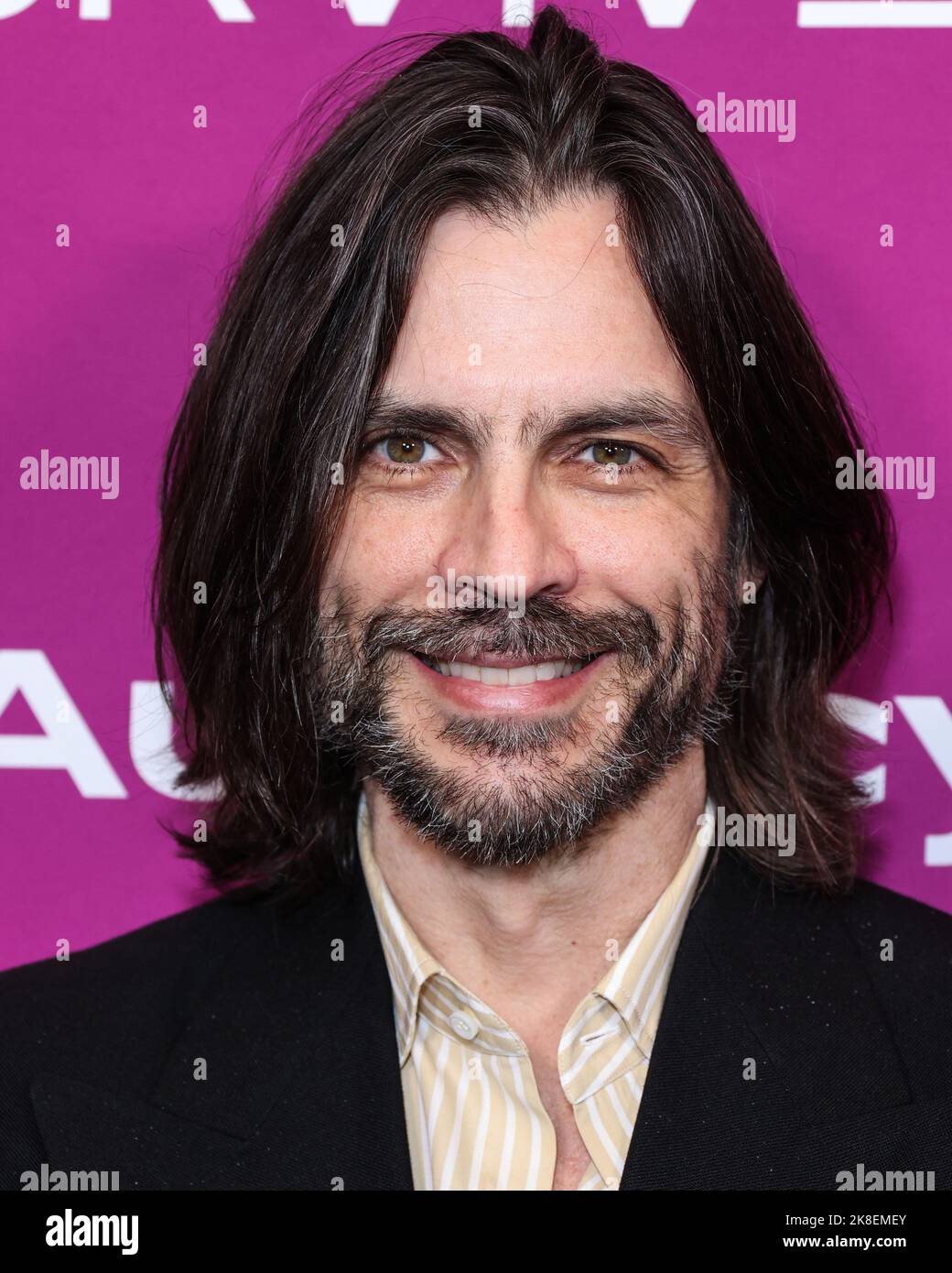 Hollywood, Usa. 22. Oktober 2022. HOLLYWOOD, LOS ANGELES, KALIFORNIEN, USA – 22. OKTOBER: Der amerikanische Musiker, Sänger und Songwriter Brian Bell von Weezer kommt zum jährlichen We Can Survive-Konzert 9. von Audacy in Zusammenarbeit mit der American Foundation for Suicide Prevention, das am 22. Oktober 2022 in Hollywood, Los Angeles, Kalifornien, USA, im Hollywood Bowl stattfand. (Foto von Xavier Collin/Image Press Agency) Quelle: Image Press Agency/Alamy Live News Stockfoto