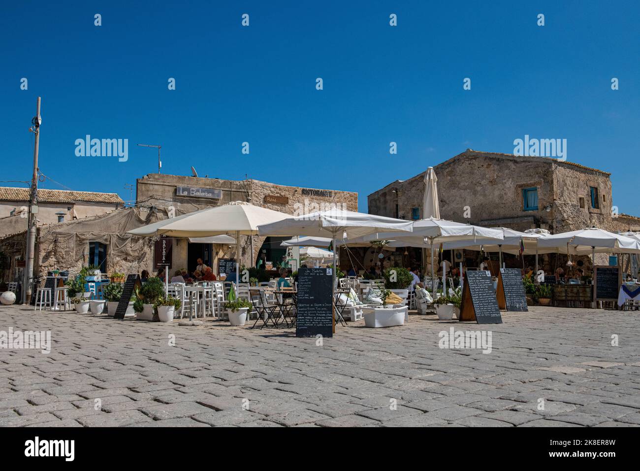 Das historische Dorf Marzamemi, Syrakus, Sizilien im Hochsommer Stockfoto