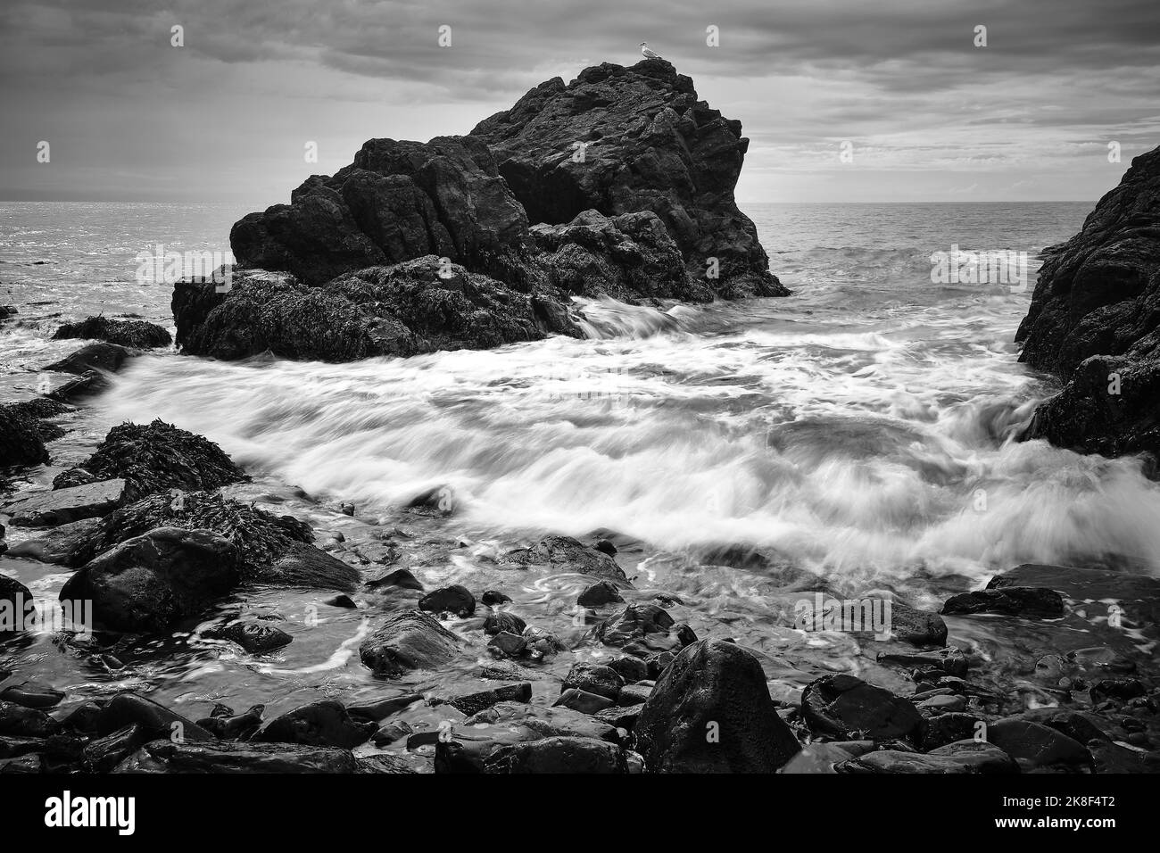 Wellen brechen an der Küste in Port Patrick, Ayrshire, Schottland Stockfoto