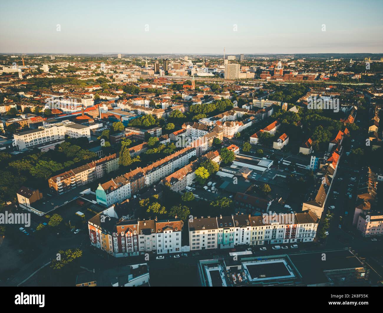 Luftaufnahme der Dortmunder Stadtlandschaft bei Sonnenuntergang Stockfoto Luftaufnahme der Dortmunder Stadtlandschaft bei Sonnenuntergang Stockfoto