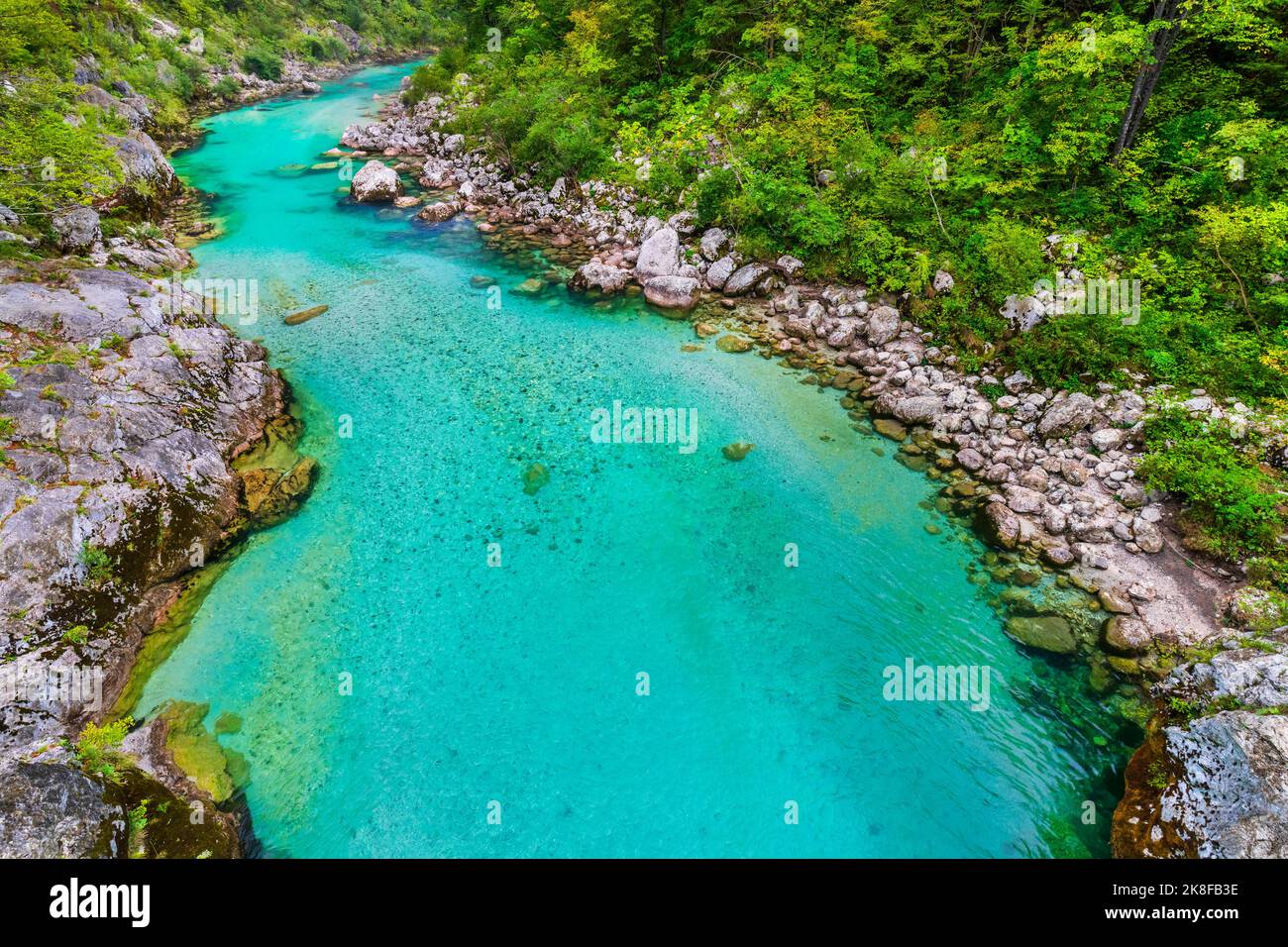Slowenien, Blick auf den türkisfarbenen Soca-Fluss Stockfoto