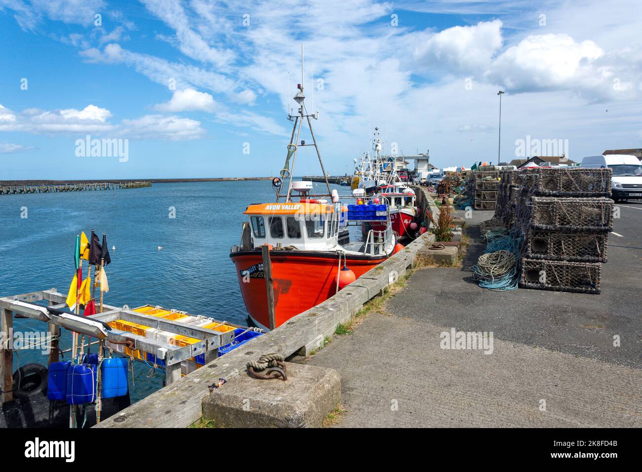 Fischerboote, die an Amble Quayside, Harbour Road, Amble, Northumberland, England, Vereinigtes Königreich Stockfoto
