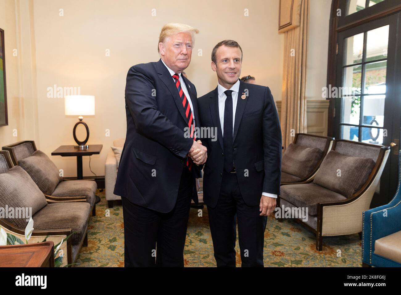 Präsident Donald J. Trump und der französische Präsident Emmanuel Macron beim Gipfel 44. G7 am 8. Juni 2018 in Charlevoix, Quebec, Kanada. Stockfoto