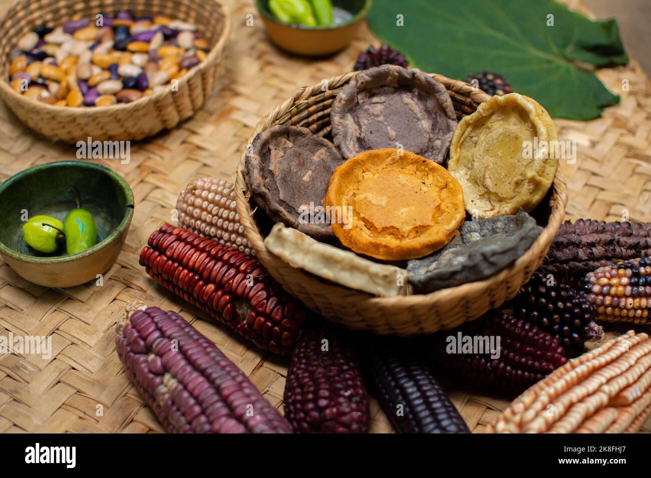 Traditionelle mexikanische Gerichte und Zutaten Stockfoto