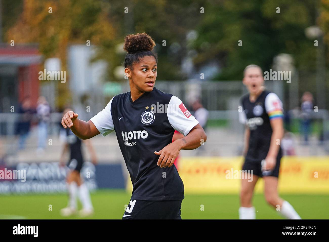 Frankfurt, Deutschland. 23. Oktober 2022. Frankfurt, Deutschland, Oktober 23. 2022: Shekiera Martinez (9 Frankfurt) beim FLYERALARM Frauen-Bundesliga-Spiel zwischen Eintracht Frankfurt und MSV Duisburg im Stadion Brentanobad in Frankfurt am Main. (Norina Toenges/Sports Press Photo/SPP) Quelle: SPP Sport Press Photo. /Alamy Live News Stockfoto