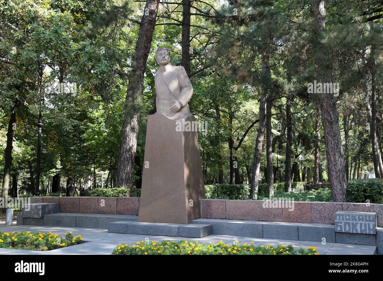 Denkmal des Revolutionärs Tokash Bokin (1890-1918), Panfilov Park, Gogol Street, Almaty, Almaty Region, Kasachstan, Zentralasien Stockfoto