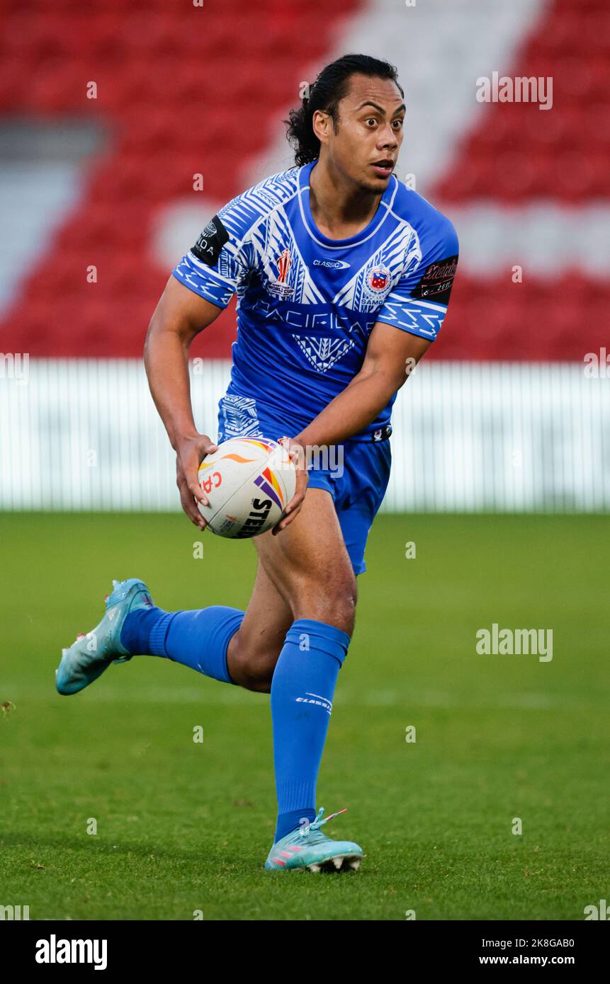 Jerome Luai von Samoa während des Rugby League World Cup-Spiels der Gruppe A im Eco-Power Stadium, Doncaster. Bilddatum: Sonntag, 23. Oktober 2022. Stockfoto