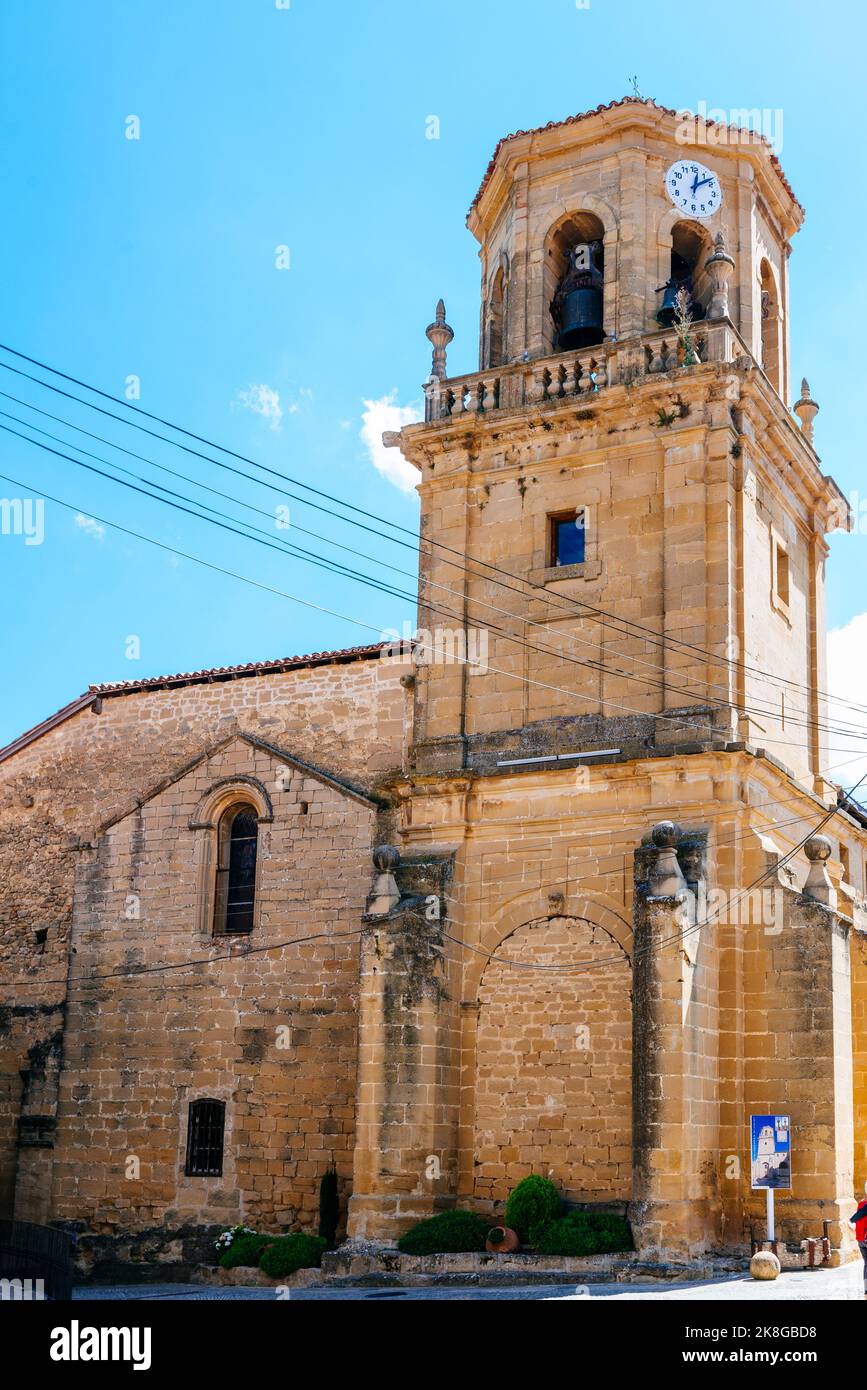 Die Pfarrkirche Santa María de la Asunción von Sajazarra ist ein religiöses Denkmal, das zu einem Kulturgut erklärt wurde. Sajazarra, La Jia, Spanien, Stockfoto