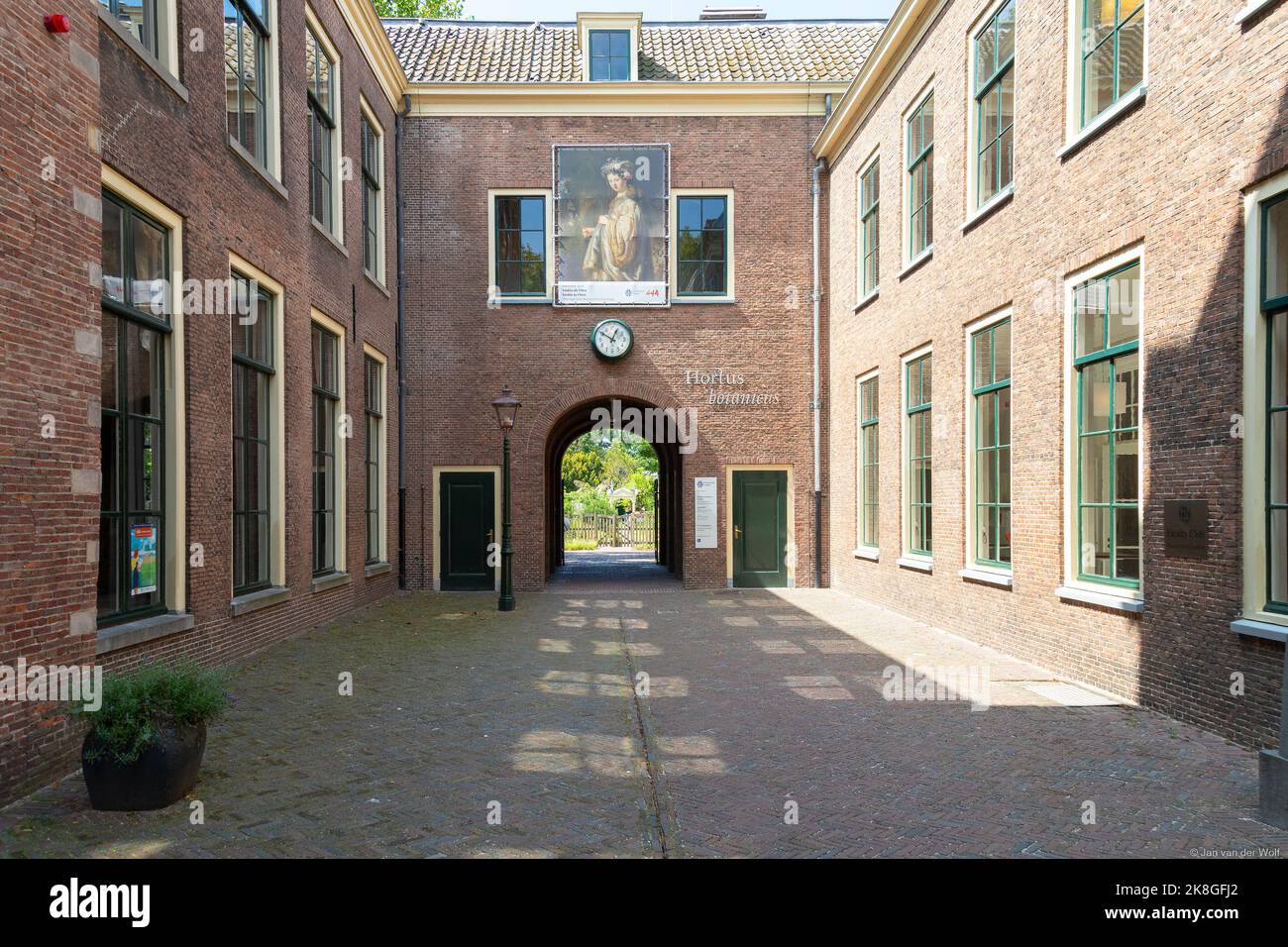 Eintritt zum Hortus botanicus in der niederländischen Stadt Leiden. Stockfoto