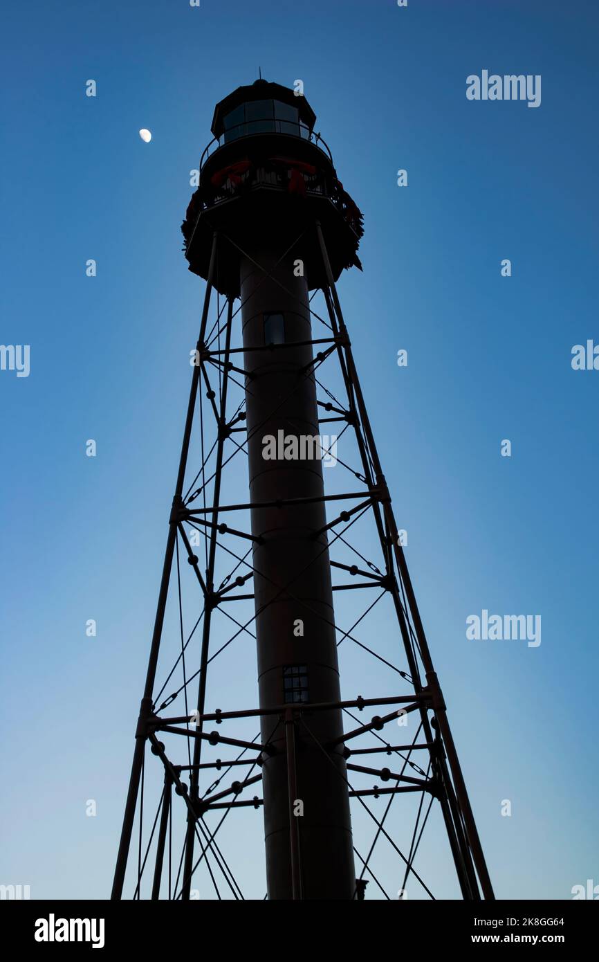 Der Sanibel Lighthouse in der Abenddämmerung vor dem Turkane Ian auf Sanibel Island in Florida. Stockfoto
