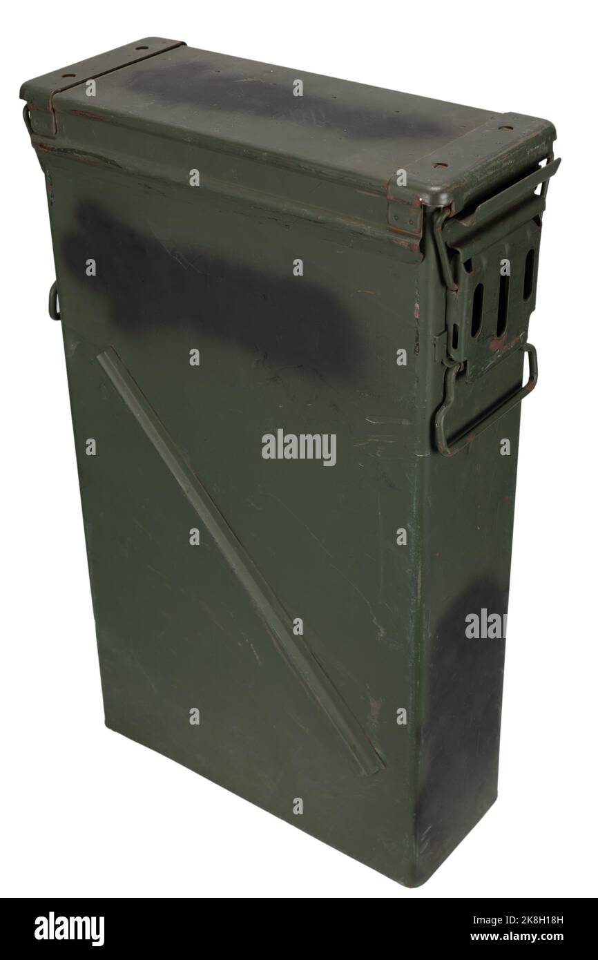 Ammo-Dose für 81mm Mörser-Kartidge isoliert auf weißem Hintergrund Stockfoto