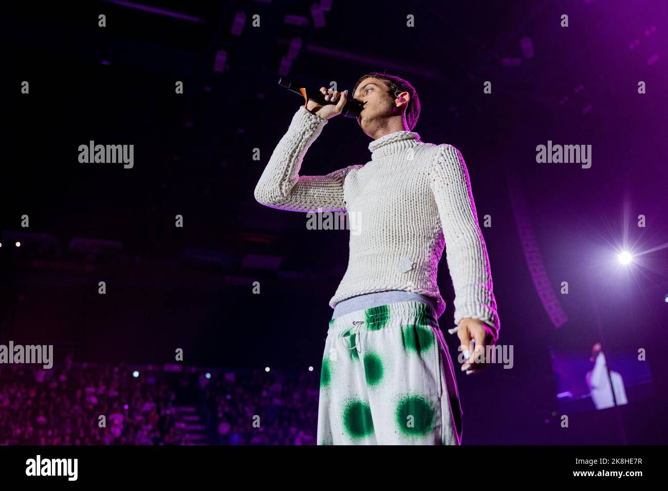 Mailand Italien 23. Oktober 2022 Sangiovanni - Cadere Volare Tour - live im Mediolanum Forum Assago © Andrea Ripamonti / Alamy< Stockfoto