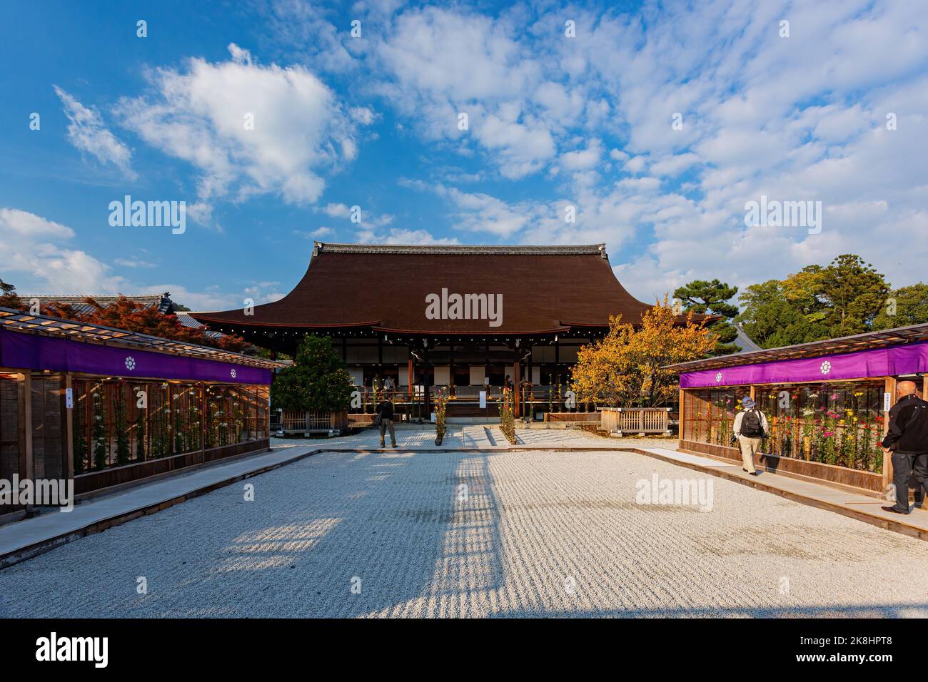 Sonnige Außenansicht des Daikaku-ji in Kyoto Stockfoto