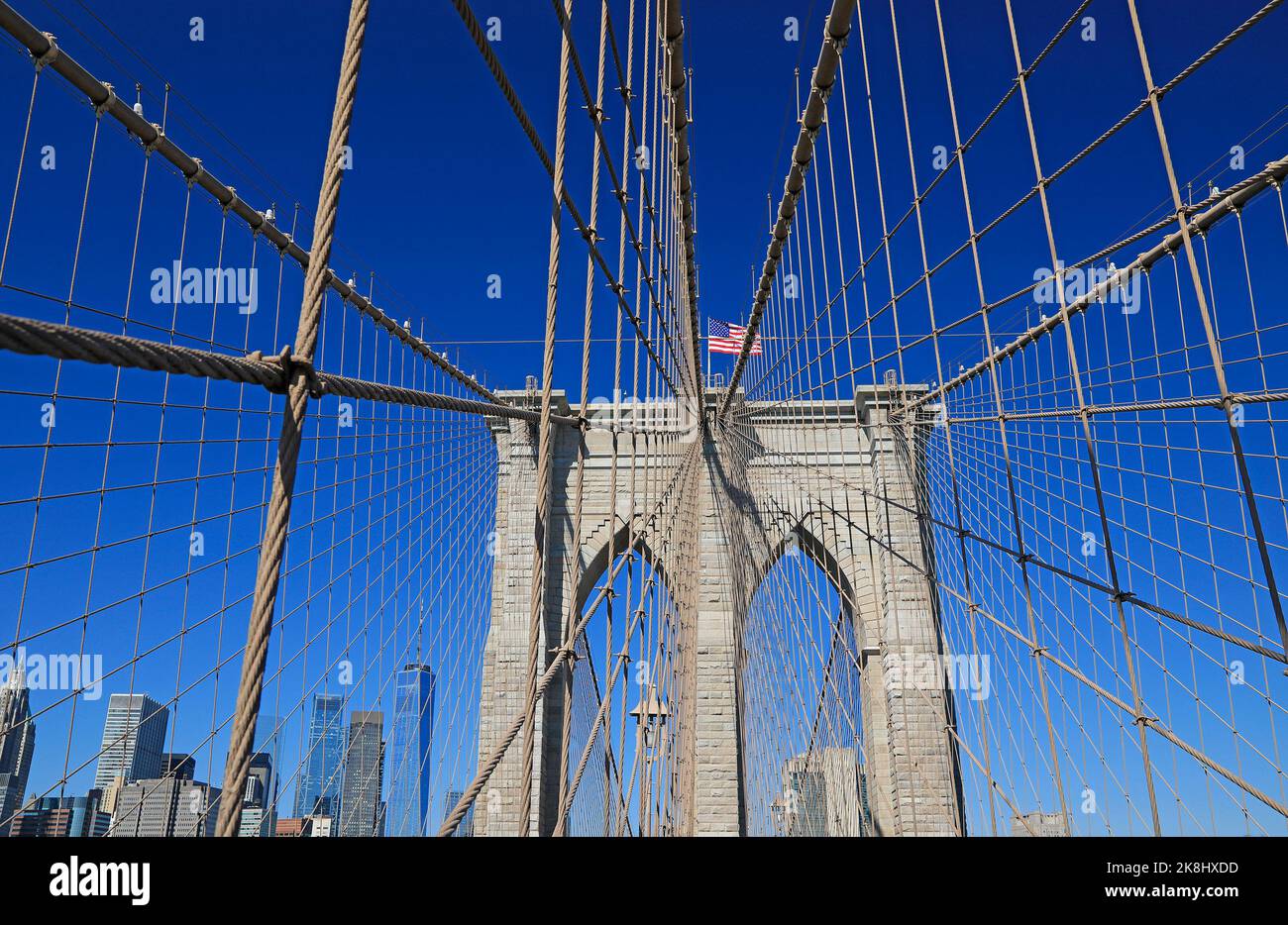Brooklyn Bridge und Skyline von Lower Manhattan in New York City, USA Stockfoto