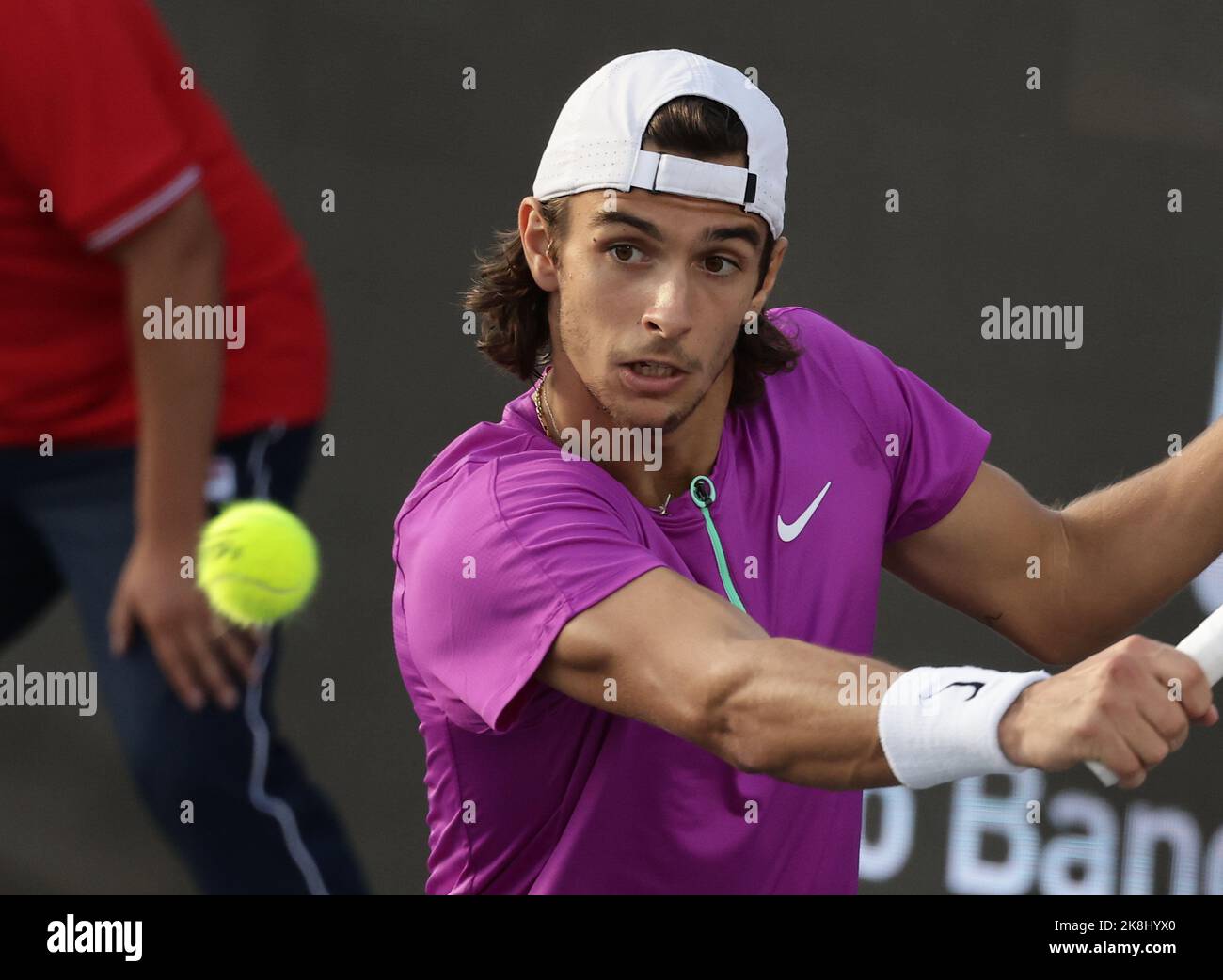 Tennis Club Napoli, Napoli, Italien, 23. Oktober 2022, Lorenzo Musetti aus Italien gewinnt das Finale von ATP Neapel gegen Matteo Berrettini aus Italien im Finale von ATP Neapel 250 - Tennis Internationals Stockfoto