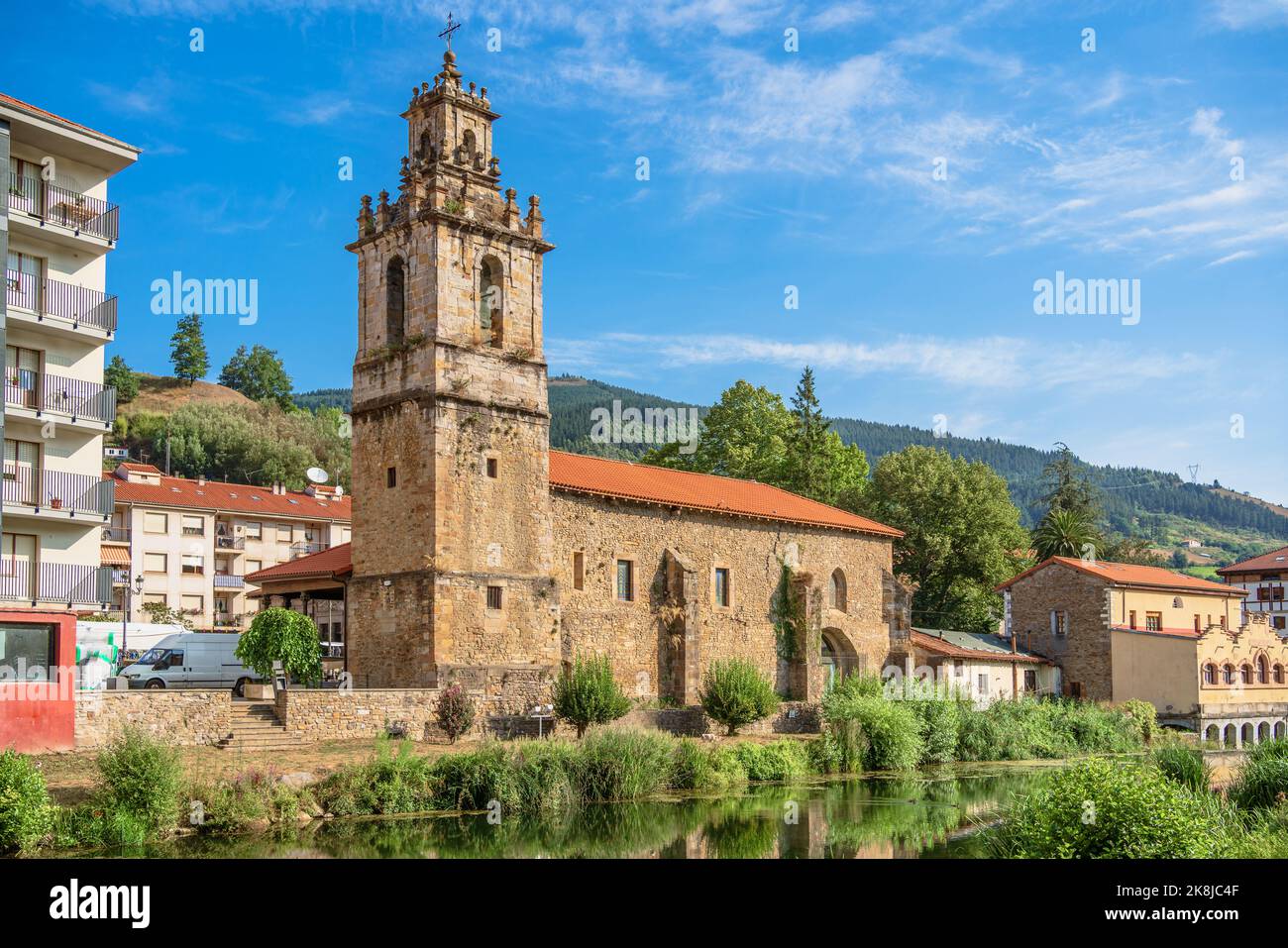 Blick auf die Kirche San Juan del Moral Museum der Stadt Balmaseda in Euskadi, Spanien Stockfoto