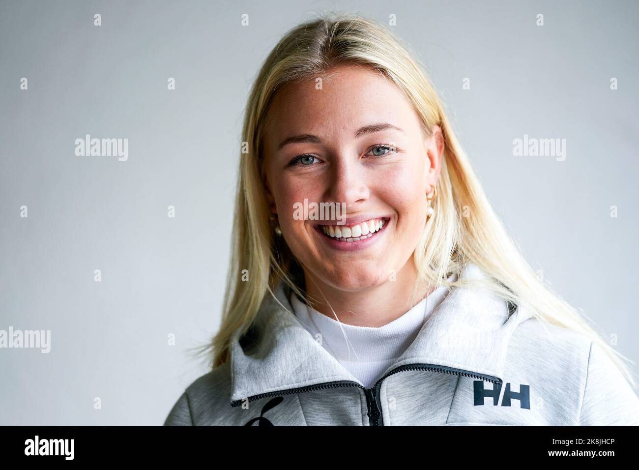 Sölden, Österreich 20221020.der Alpinist Kajsa Vickhoff liegt während einer Pressekonferenz im Bergland Hotel im Zusammenhang mit der WM-Eröffnung in Sölden, Österreich. Foto: Lise Aaserud / NTB Stockfoto