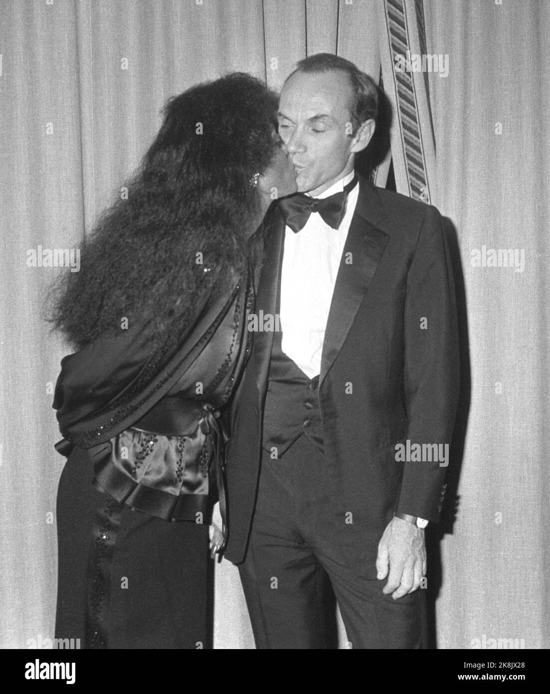 Oslo 19851002: Arne Næs Jr. Schiffsmakler und Felskletterer zusammen mit Diana Ross bei der Everest-Firma im Grand Hotel in Oslo. Foto: Erik Thorberg / NTB / NTB Stockfoto