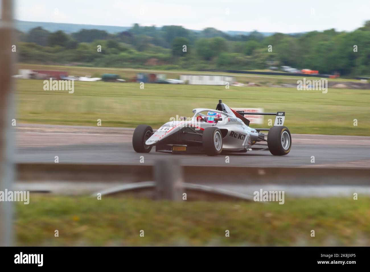Ein ROKIT F4 Championship Car auf der Strecke in Thruxton Stockfoto