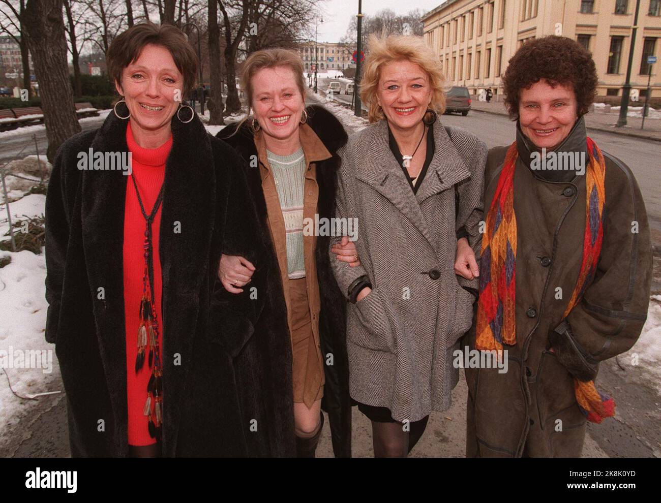 Oslo 1996-03: Die Ehefrauen sind zum dritten Mal seit 20 Jahren zurück, mit (aus V Foto: Jon EEG Stockfoto