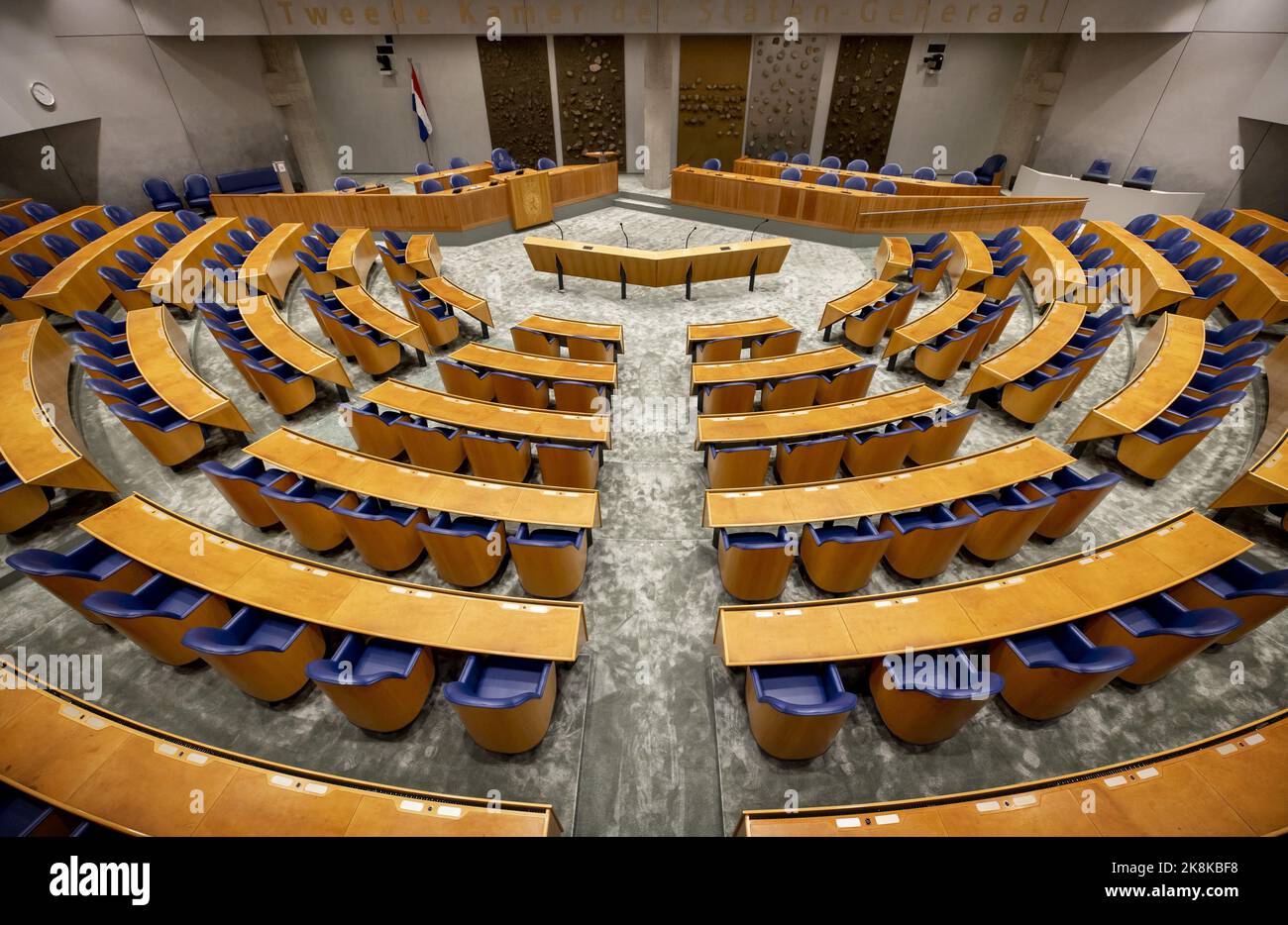 2022-10-24 10:52:05 ILLUSTRATIVE - Überblick über den Plenarsaal des temporären Repräsentantenhauses. ANP KOEN VAN WEEL niederlande Out - belgien Out Stockfoto