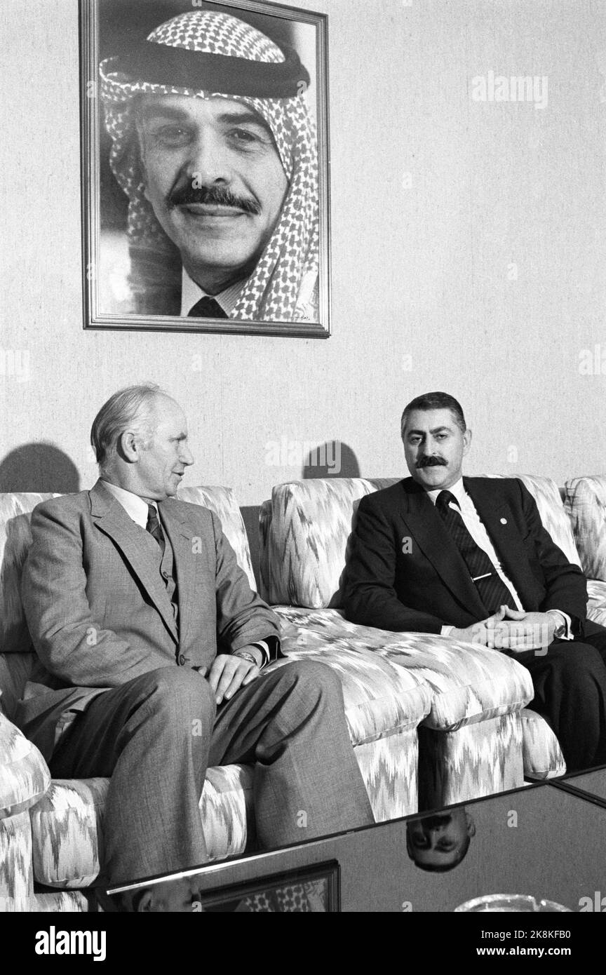 Jordan Amman 19890125. Außenminister Thorvald Stoltenberg (AP) besucht den Innenminister von Jordan Rajai Dajani. Foto: Bjørn Sigurdsøn NTB Stockfoto