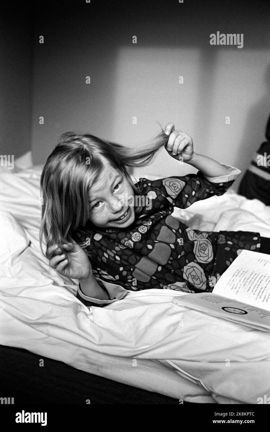 Røros März 1968 Aufnahme des Films über Pippi Langstrumpf aus den Büchern von Mastrid Lindgren. Pippi wird von Inger Nilsson gespielt. Hier ist Inger Nilsson selbst ohne Kostüm. Foto: Aage Storløkken / Aktuell / NTB Stockfoto