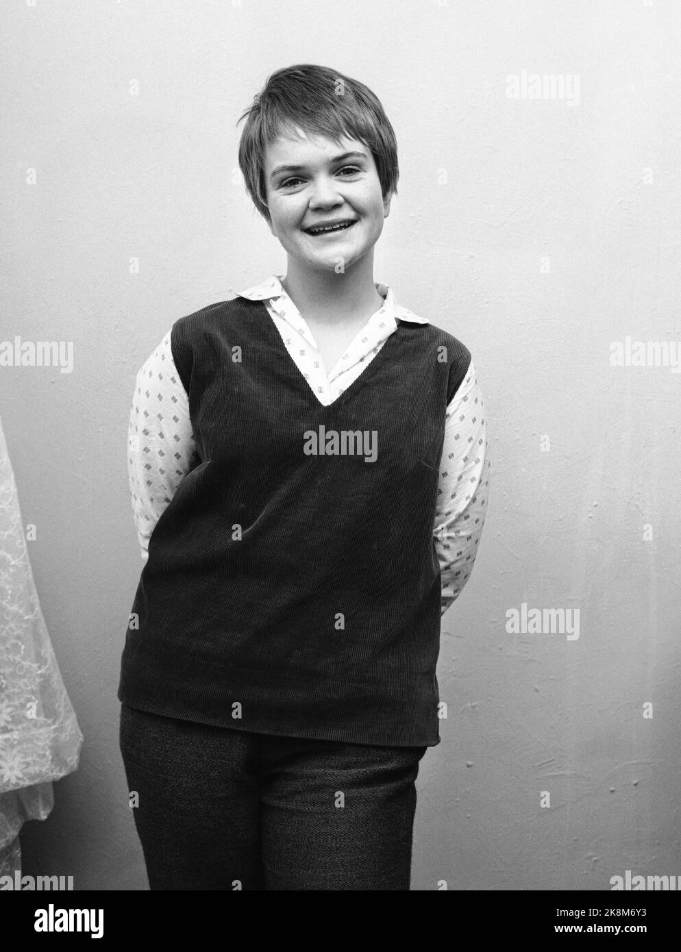 Oslo 25. März 1961. Kinder berühmter Eltern. Hier Anne Marit Jacobsen, 14 Jahre, Tochter von Randi Heide Steen. Foto: Aage Storløkken / NTB / NTB Stockfoto