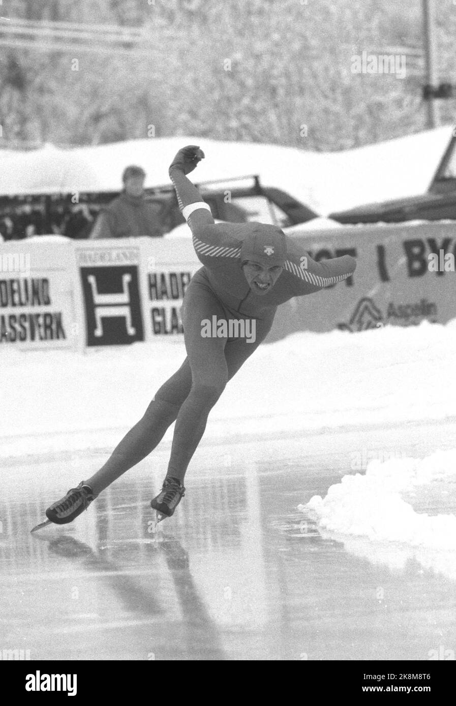 Jevnaker 19860112. NM-Skating, Männer. Skater Tom Erik Oxholm in Aktion, der in der Gesamtwertung gewann und die Goldmedaille während der NM holte. Foto: Inge Gjellesvik NTB / NTB Stockfoto