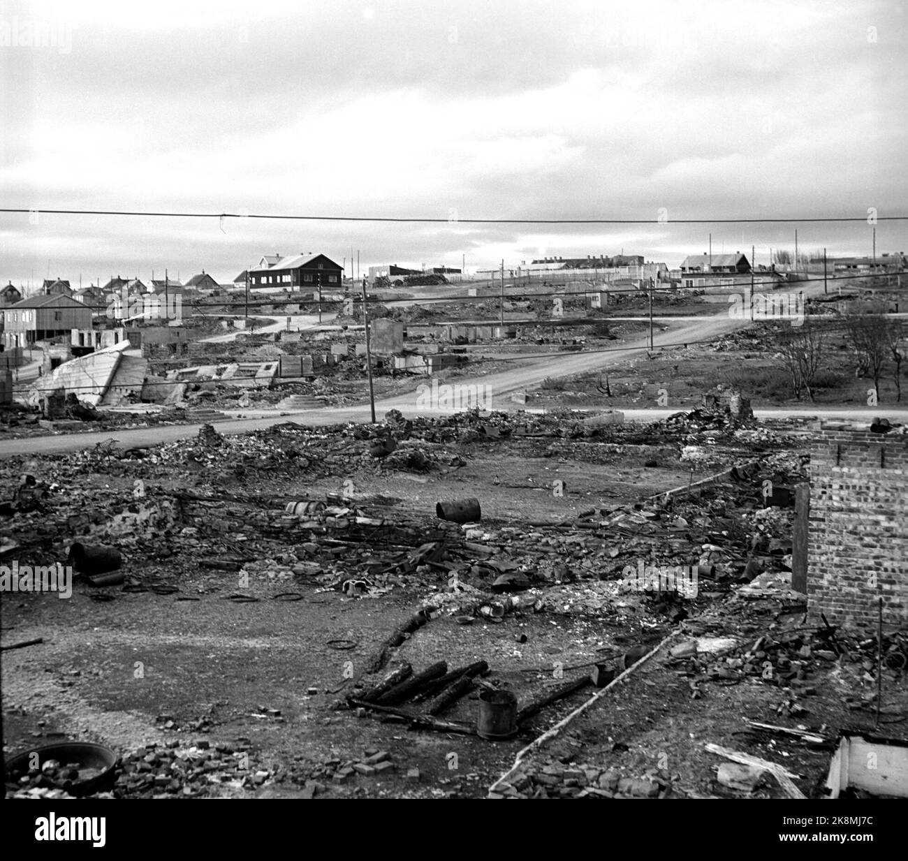 Vadsø Sept. 1946 die Erholung in Nordnorwegen nach dem Zweiten Weltkrieg Gehäusekonstruktion. Im Vordergrund Ruinen von Häusern und anderen Gebäuden, die während des Krieges niedergebrannt wurden. Foto: NTB / NTB Stockfoto