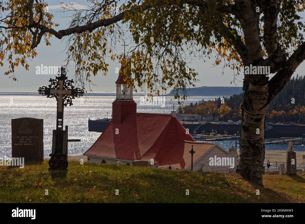 TADOUSSAC, KANADA, 13. Oktober 2022 : La chapelle des Indiens (Indische Kapelle) ist eine der ältesten Holzkirchen Nordamerikas Stockfoto