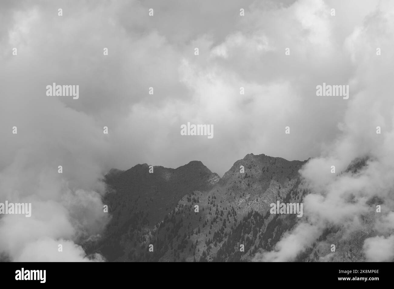 Blick auf die Berge in den Alpen Stockfoto