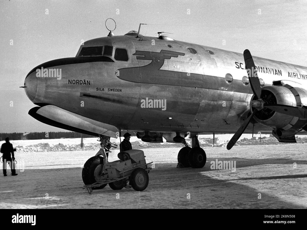 Oslo 19470222: SAS's erstes richtiges Atlantic-Flugzeug, ein Douglas DC-4 Skymaster mit Name und Registrationsnummer „Nordan“, die SE-BBA, eröffnet die skandinavische Flugroute nach Südamerika. Hier ist der Flug startbereit. Foto: NTB / NTB Stockfoto