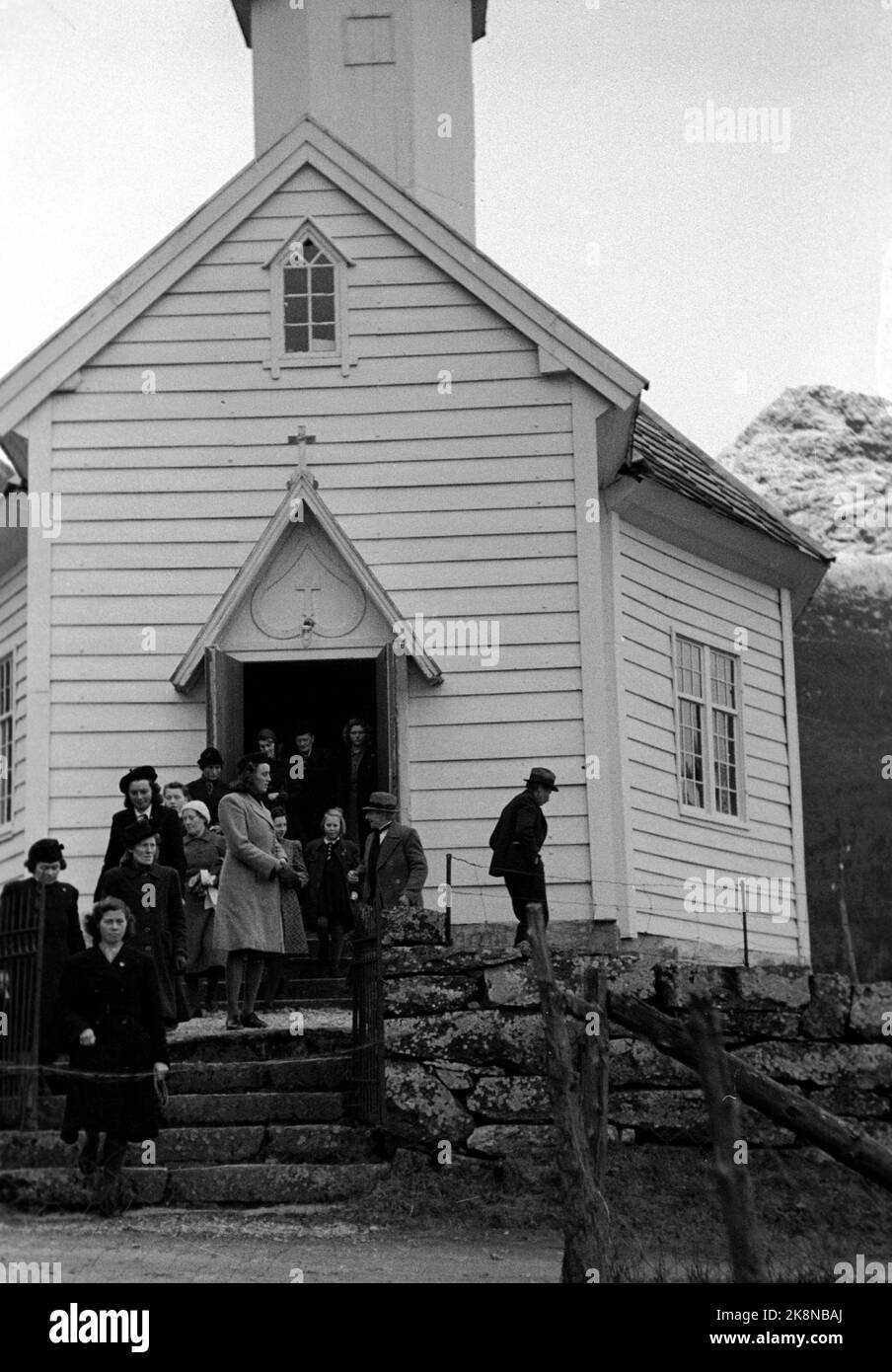 Loen kirche SchwarzweißStockfotos und bilder Alamy