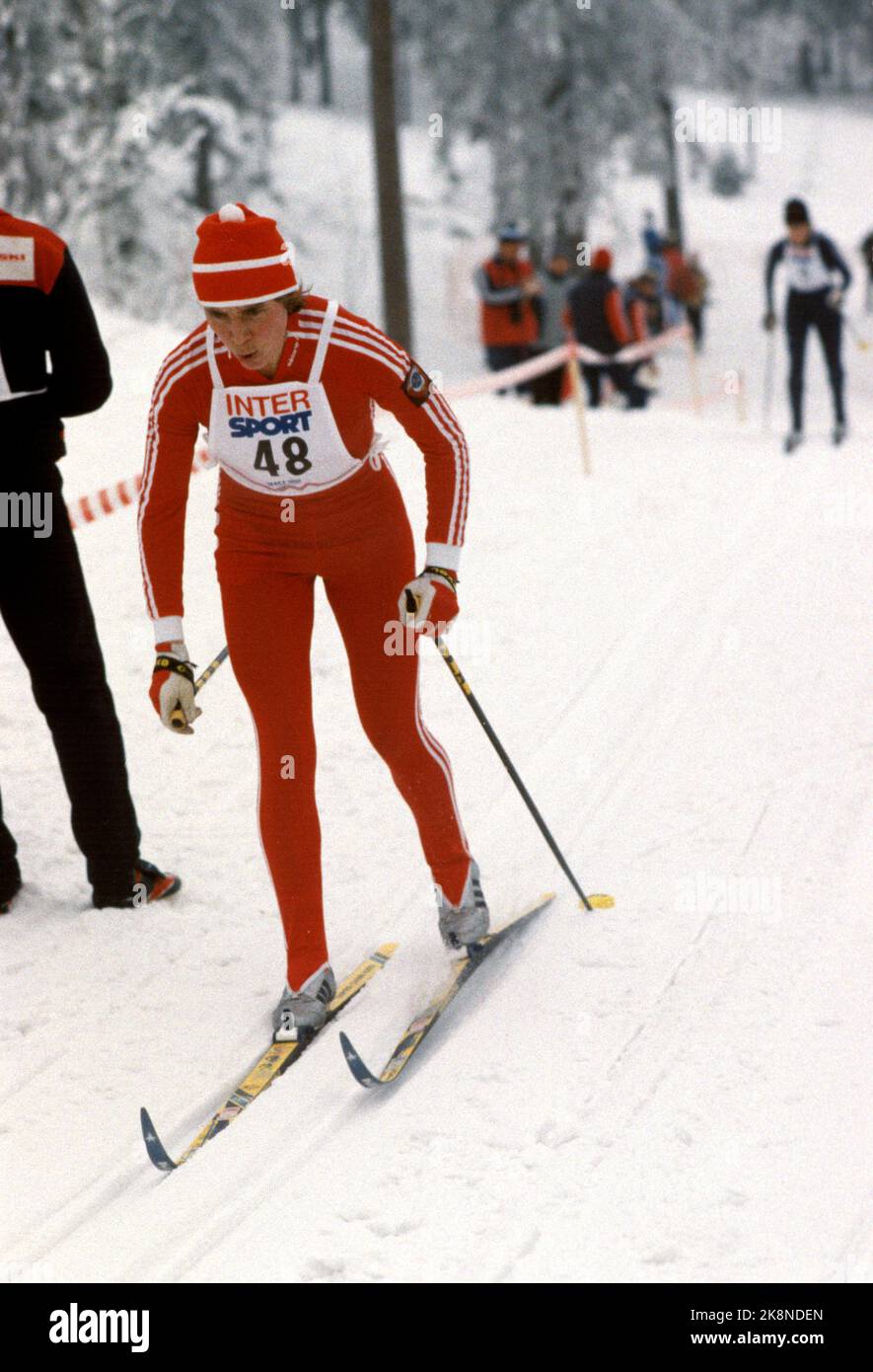 Oslo 198202 World Cup bei Ski Oslo 1982. 20km Cross Country, Frauen, 26. Februar 1982. Aktion gewinnt Raisa Smetanina (SOV). NTB-Archivfoto / ntb Stockfoto