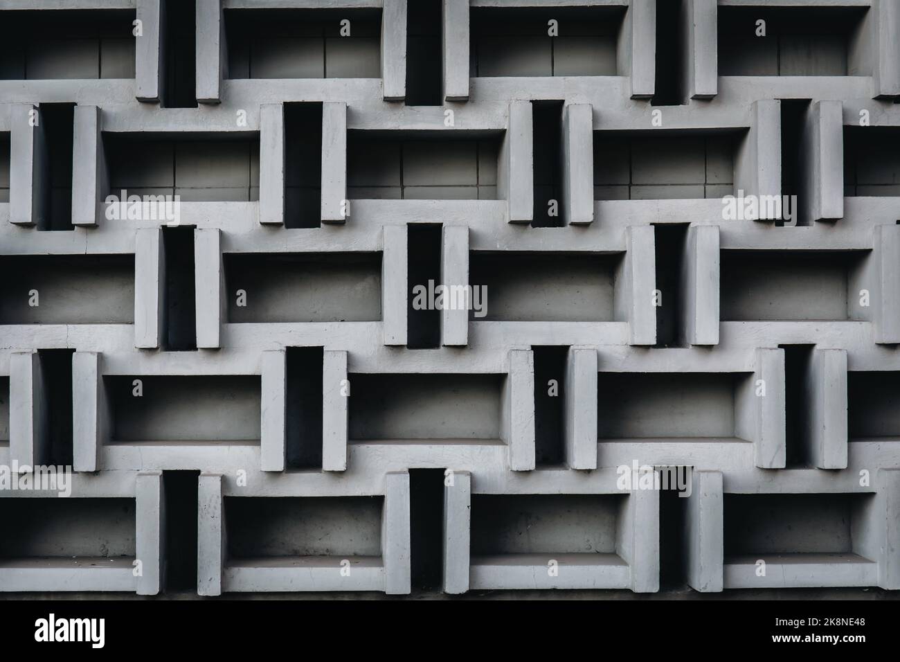 Abstrakter geometrischer Hintergrund des Betons, Teil eines modernistischen Gebäudes. Stockfoto
