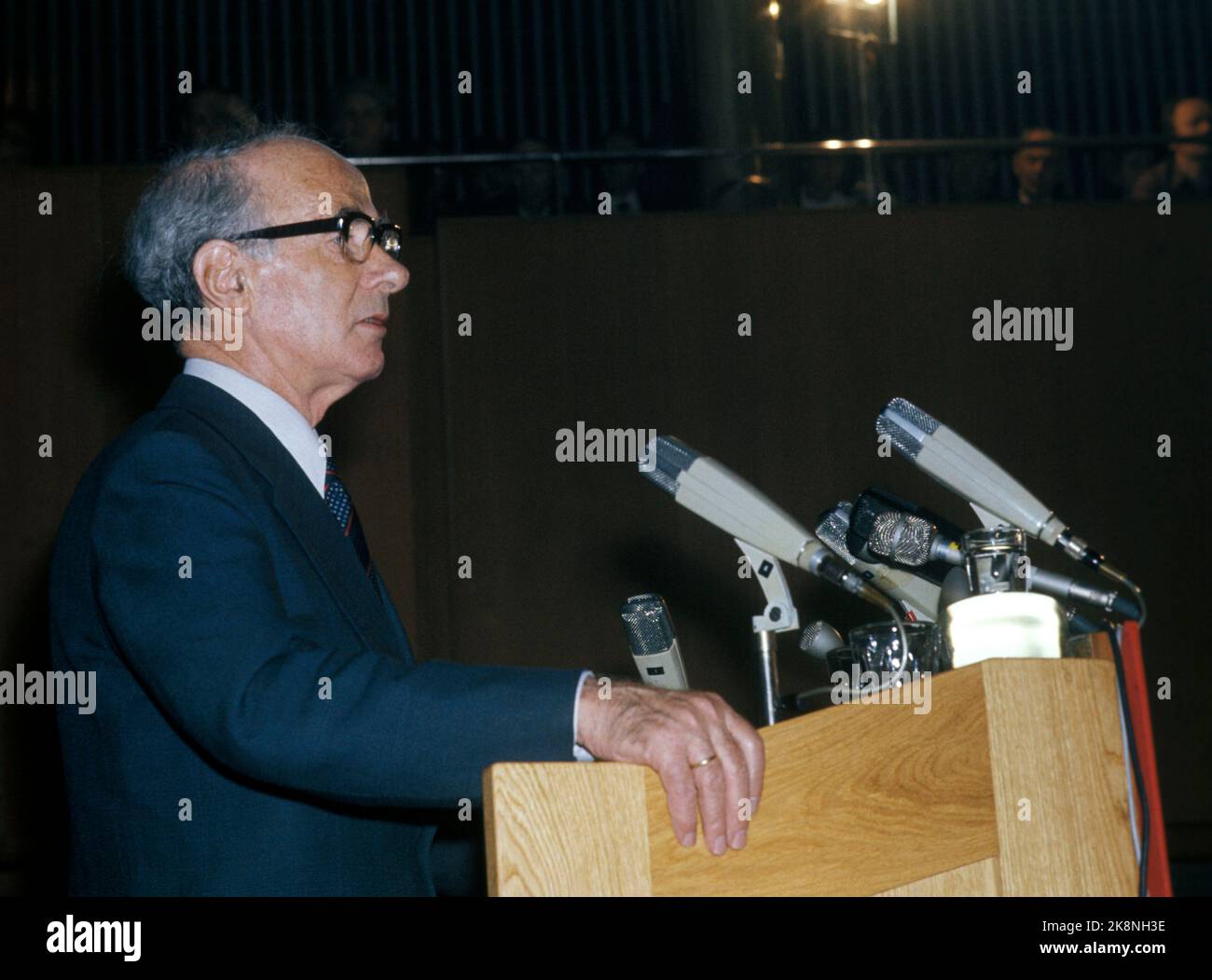 Oslo 20. April 1975. Das nationale Treffen der Labour Party. Hier hält Premierminister Trygve Bratteli die Eröffnungsrede. Foto: NTB / NTB Stockfoto