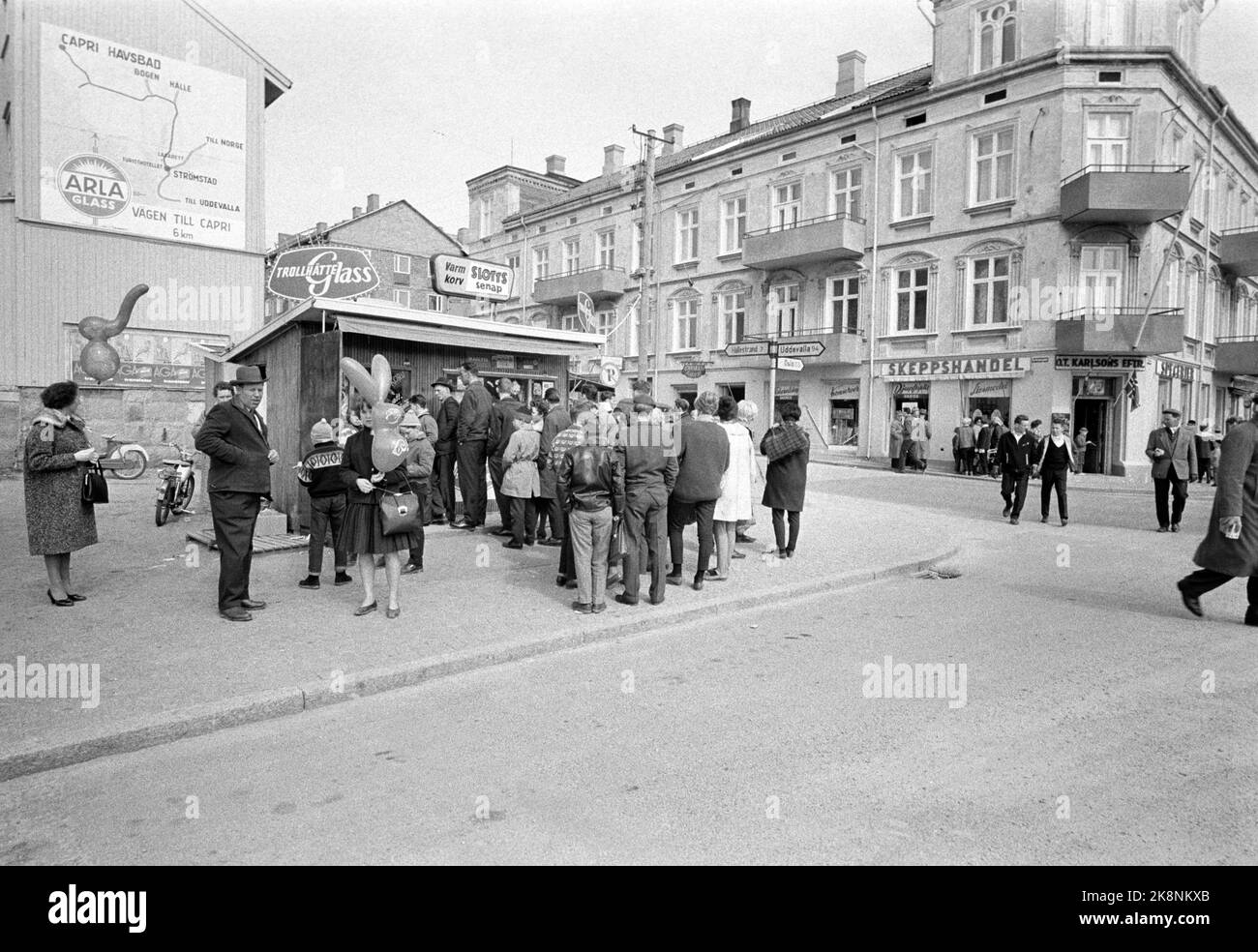 Strømstad, Schweden 6. April 1963. Norweger marschieren am schneidenden