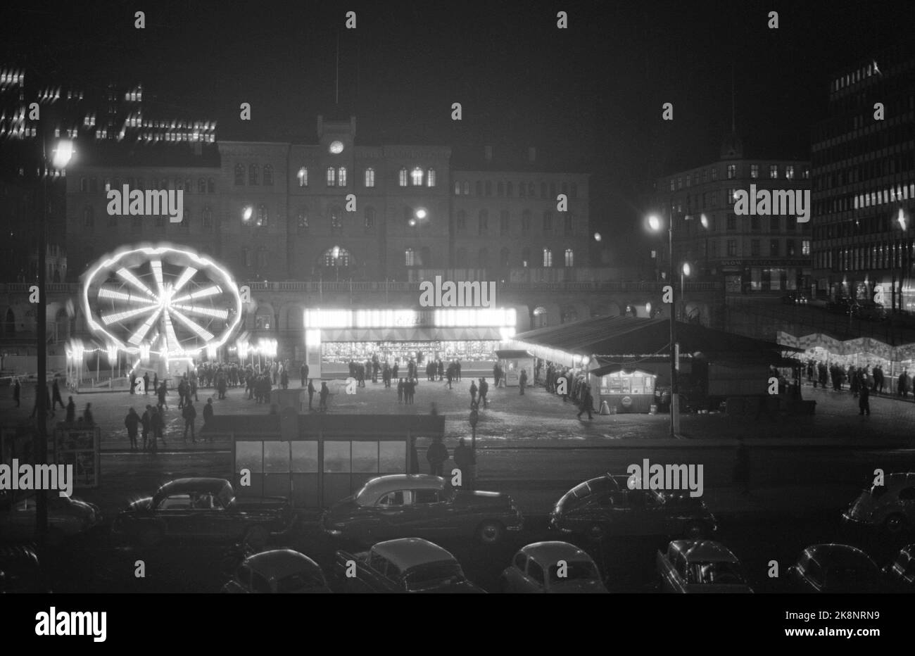 Oslo, 16. März 1963. Seeleute in Oslo. Hier von Tivoli auf Youngstorvet. Foto: Sverre A. Børretzen / Aktuell / NTB Stockfoto