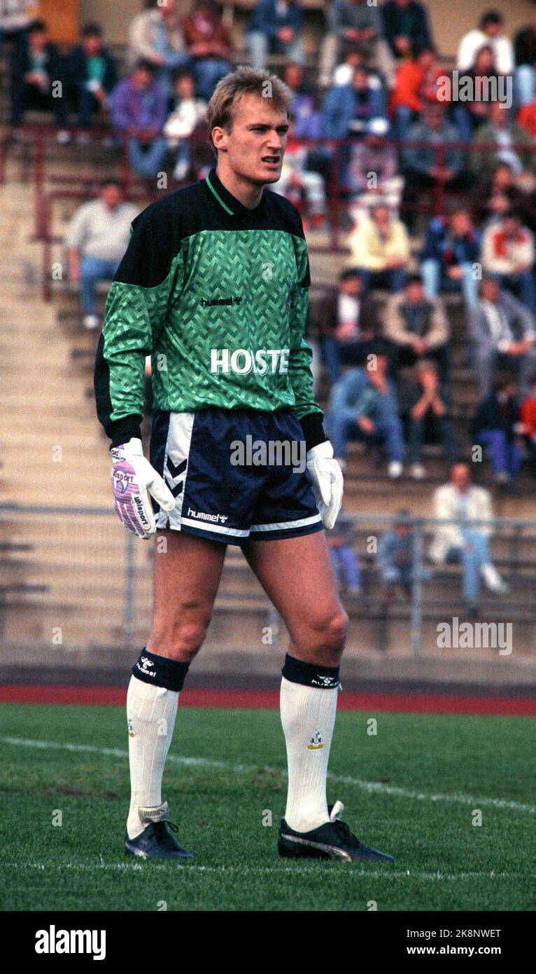 April 1990 foto -Fotos und -Bildmaterial in hoher Auflösung – Alamy