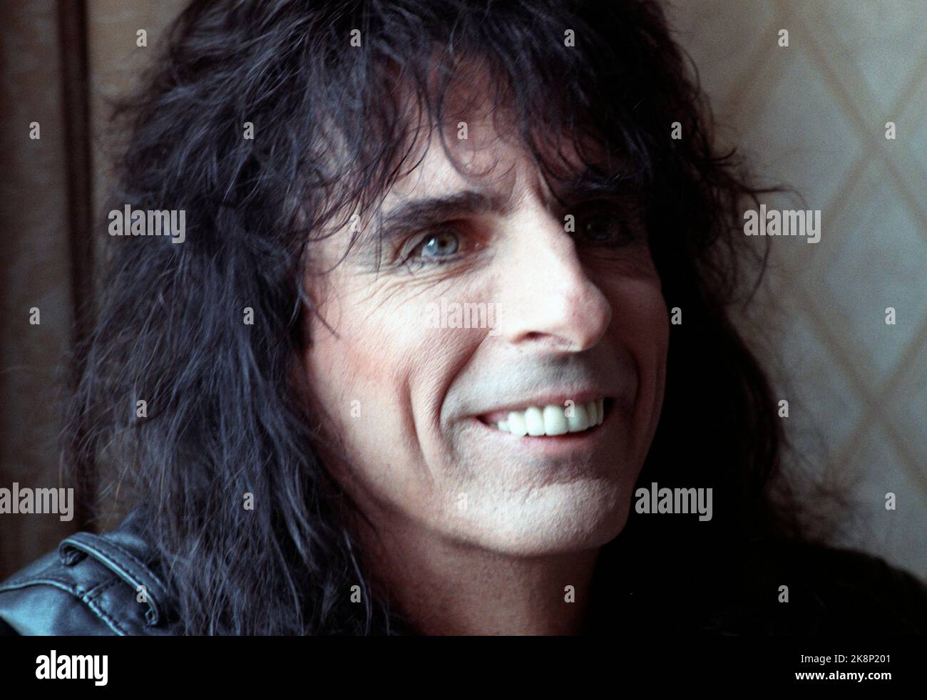 Oslo 19890711. Alice Cooper, lächelndes Porträt bei der Pressekonferenz. Er bringt seine neue Hard Rock LP 'Trash' auf den Markt. Foto Agnete Brun / NTB / NTB Stockfoto