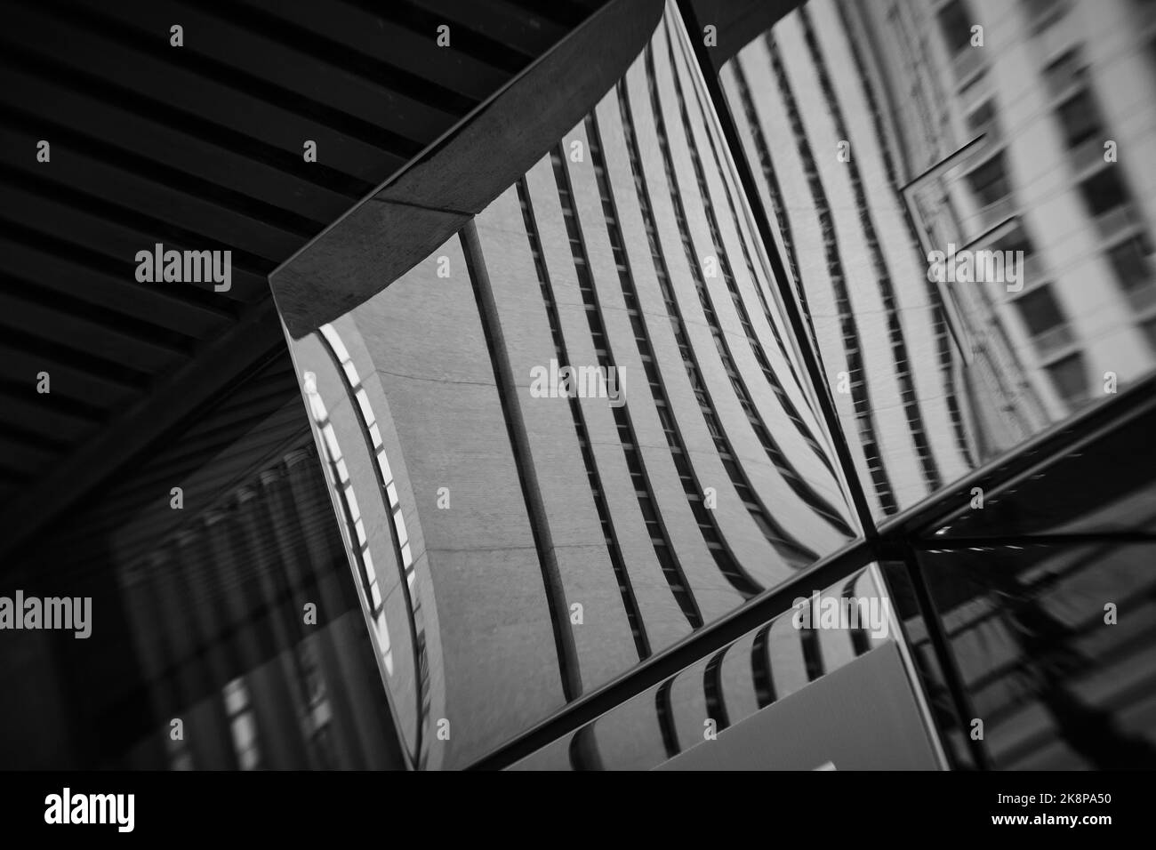 Schwarz-weiß Lensbaby abstrakte Bilder der modernen Chicagoer Architektur für die Verwendung als Metapher oder Hintergrund. Stockfoto