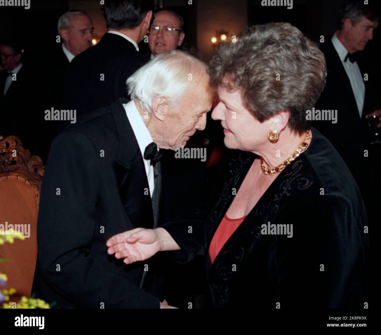 Oslo 9. Februar 1995. Helge Ingstad und Gro Harlem Brundtland im Zusammenhang mit dem Svalbard-Vertrag, der 75 Jahre beträgt. Foto; Cornelius Poppe / NTB Stockfoto