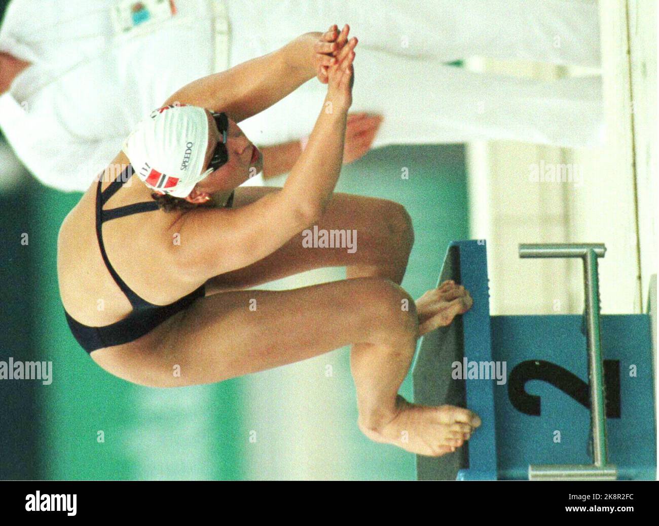 ATL2107-07, Atlanta, USA, 21. Juli 96: Terrie Miller stürzt sich am Sonntag bei dem Versuch auf 100 Meter Brusthöhe in den olympischen Pool in Atlanta, aber sie wurde in ihrer Hitze nur Nr. 6. Foto: Erik Johansen / NTB Atlscan Stockfoto
