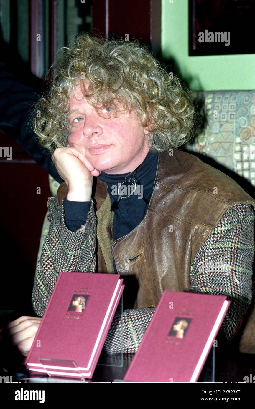 Oslo 19920923 der Maler Odd Nerdrum präsentiert seine Memoiren in Buchform. Foto: Morten Holm / NTB / NTB Stockfoto