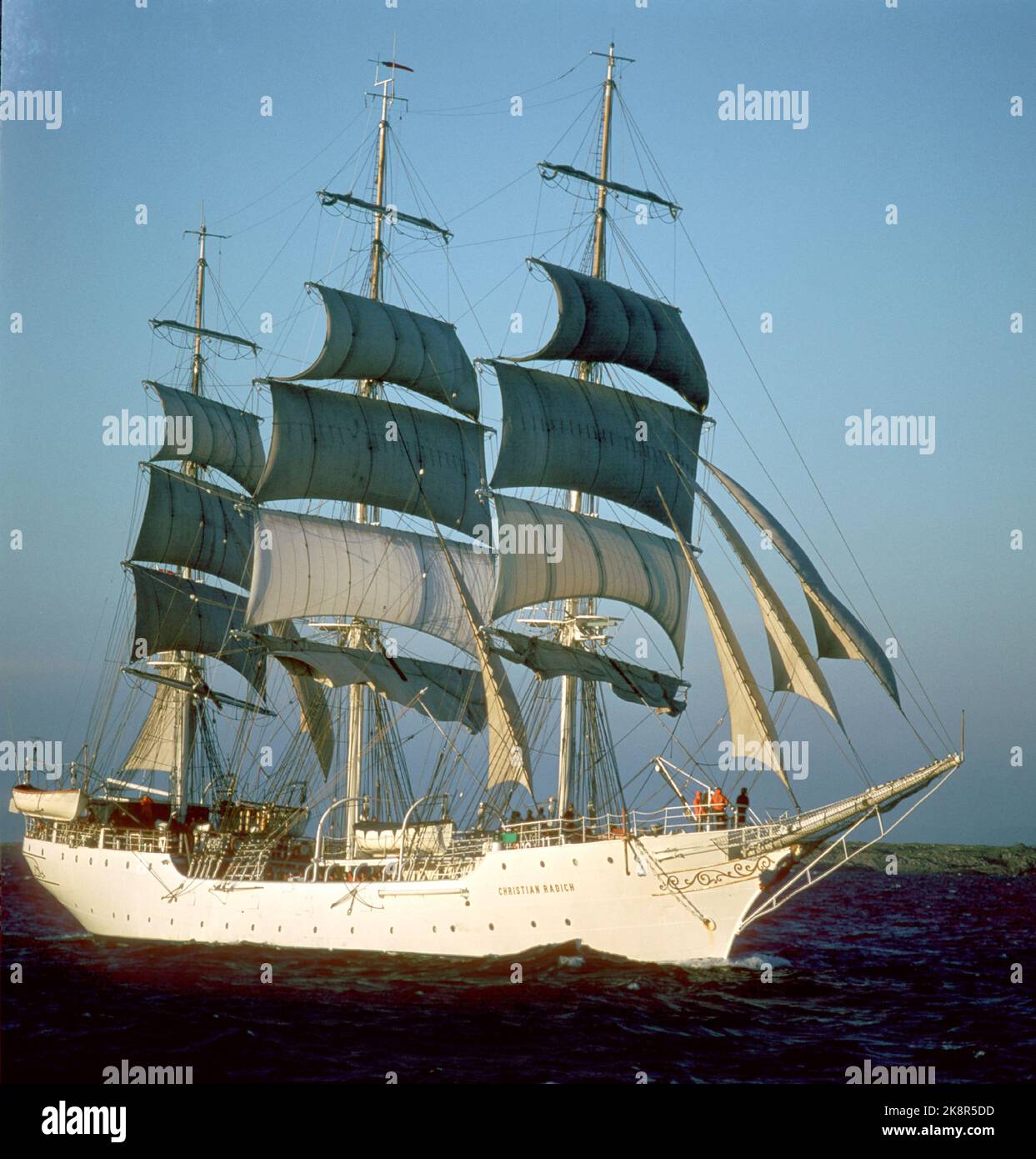 Nordsee 1975. Das Segelschiff und das Schulschiff 'Christian Radich' für volle Segel. NTB Stock Foto: Pro Løchen / NTB Stockfoto